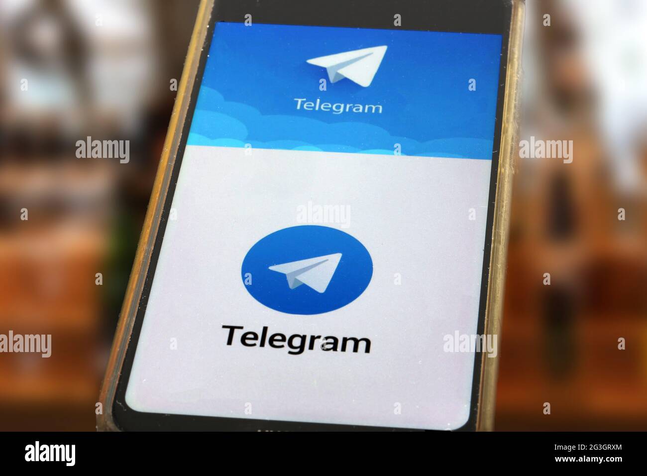 Image symbole télégramme : smartphone avec le logo du service de messagerie Banque D'Images