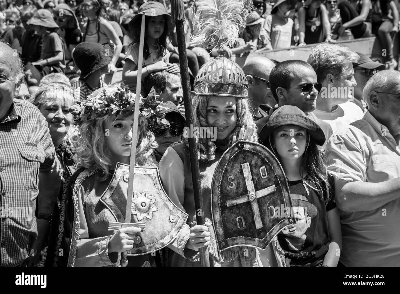 Danse des Maces et Àngels (Anges) au festival Patum de Berga, patrimoine culturel immatériel mondial de l'UNESCO (Barcelone, Catalogne, Espagne) Banque D'Images