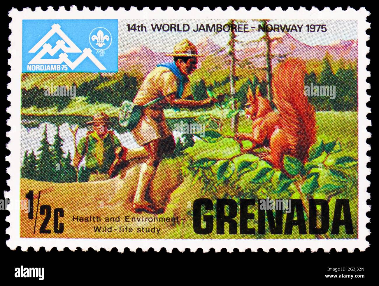 MOSCOU, RUSSIE - 15 AVRIL 2021 : timbre-poste imprimé à la Grenade montre l'étude de la faune sauvage, 14e série de Jamboree Scout mondial, vers 1975 Banque D'Images