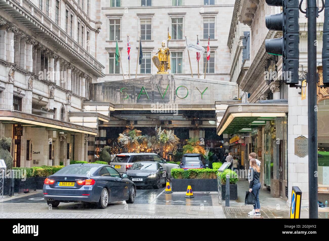 LONDRES, ROYAUME-UNI - 20 MAI 2021 : l'hôtel Savoy dans le centre de Londres Banque D'Images
