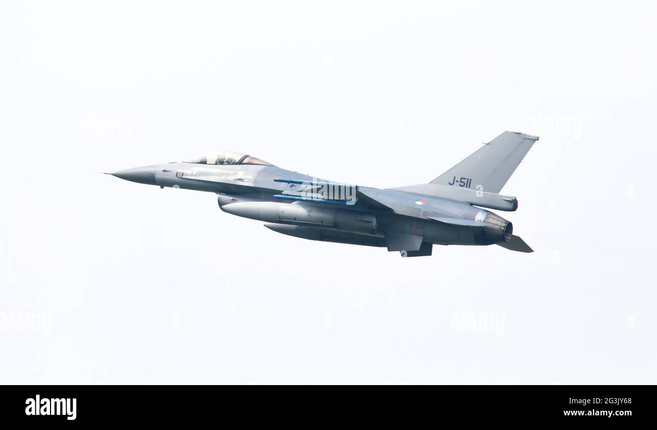 LEEUWARDEN, Pays-Bas - 26 MAI : des chasseurs F-16 au cours d'un comparisontest avec un F-35 en Europe le 26 mai 2016 à Leeuwarden. T Banque D'Images