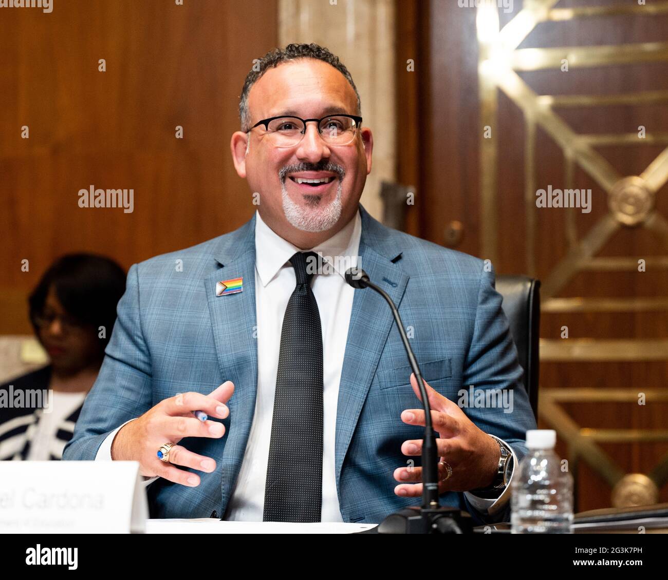 Washington, États-Unis. 16 juin 2021. Le secrétaire américain à l'éducation Miguel Cardona prend la parole à l'audience du Comité des crédits du Sénat. Crédit : SOPA Images Limited/Alamy Live News Banque D'Images