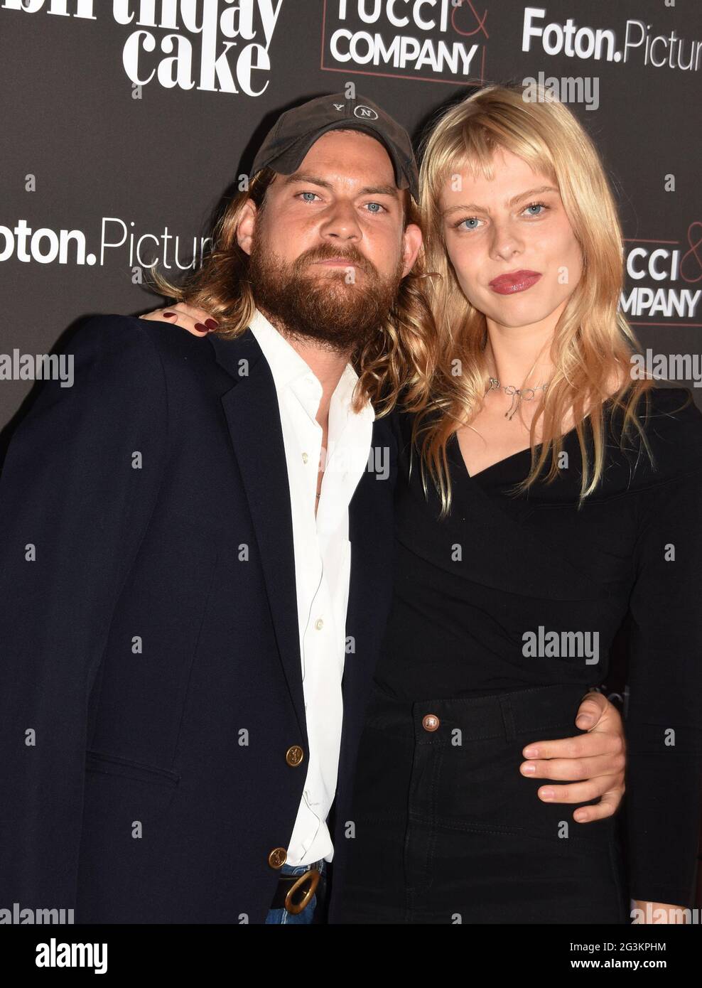 Beverly Hills, Californie, États-Unis 16 juin 2021 l'acteur Jake Wezy et l'actrice Esther Rose McGregor assistent à la première de Los Angeles du gâteau d'anniversaire le 16 juin 2021 au Fine Arts Theatre à Beverly Hills, Californie, États-Unis. Photo de Barry King/Alay Live News Banque D'Images