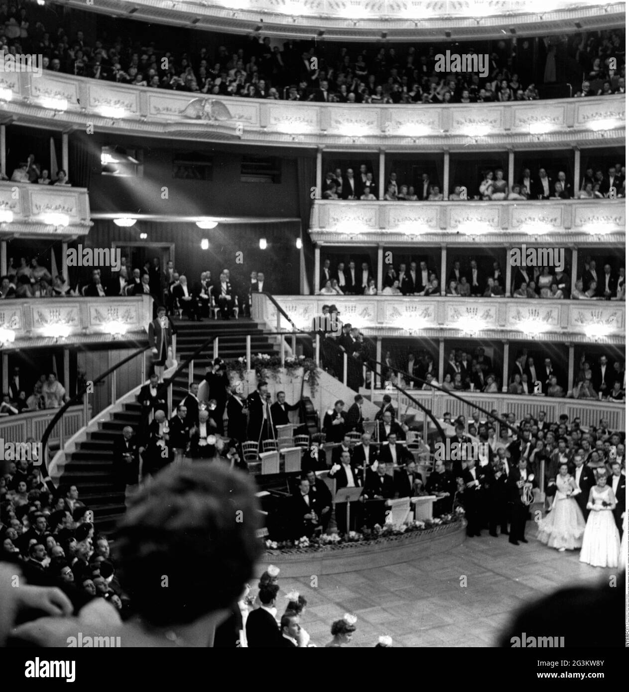 Festivités, bal, Opéra de Vienne, ouverture, Opéra national, VIENNE, 9.2.1956, INFO-DROITS-AUTORISATION-SUPPLÉMENTAIRES-NON-DISPONIBLES Banque D'Images
