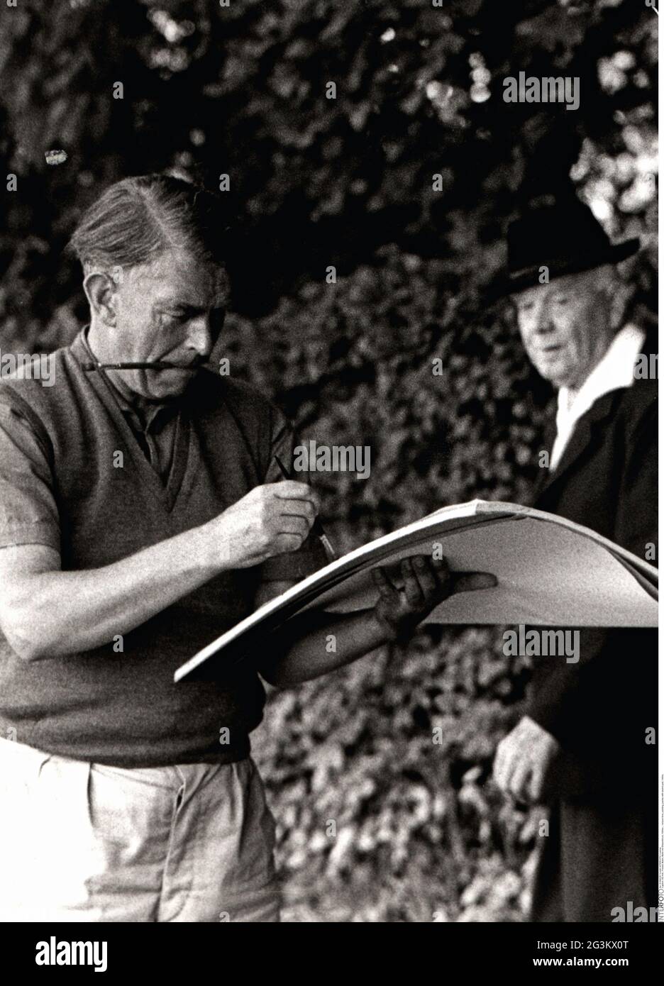 Temps libre, peinture, peintre avec bloc-croquis, années 1960, DROITS-SUPPLÉMENTAIRES-AUTORISATION-INFO-NON-DISPONIBLE Banque D'Images