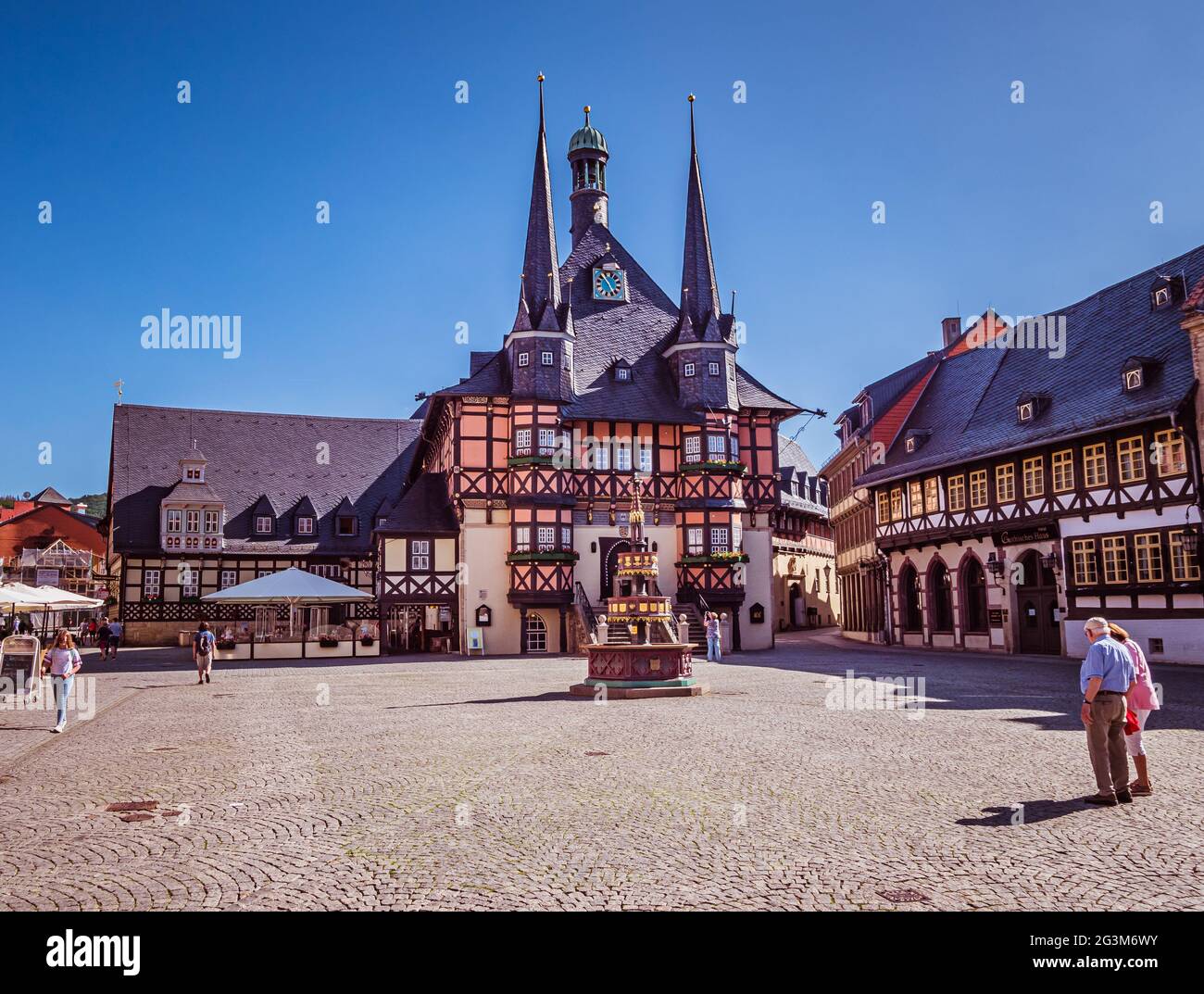 Place du marché avec hôtel de ville à Wernigerode Banque D'Images