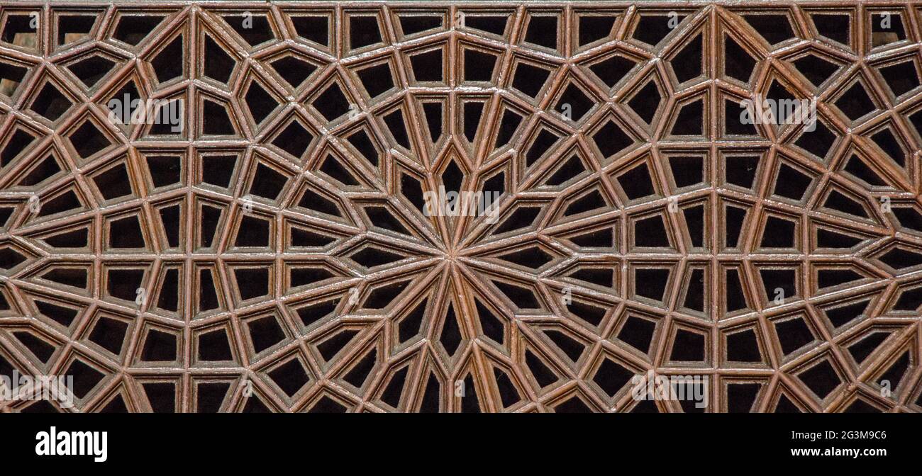 Art ottoman avec motifs géométriques sur bois Banque D'Images