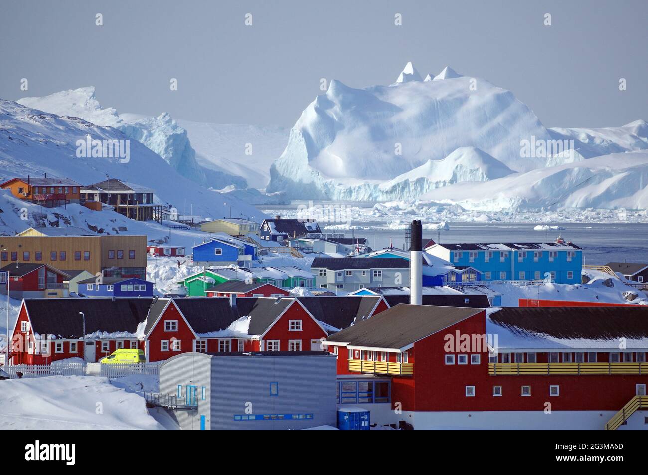 Vue sur Ilulissat en avril Banque D'Images