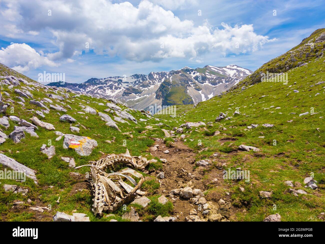 Lac de Duchessa et Mont Murolungo (Italie) - le sommet du paysage du Mont Murolungo avec le Mont Velino et le Lac de Duchessa, Rieti, Latium régions des Abruzzes. Banque D'Images