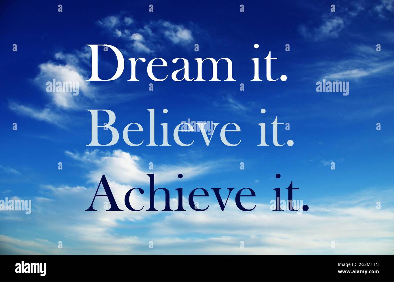 Revez Croyez Le Realisez Le Citations De Motivation Citation Inspirante Avec Ciel Bleu Motivation D Affaires Motivation Sportive Esprit Positif Photo Stock Alamy