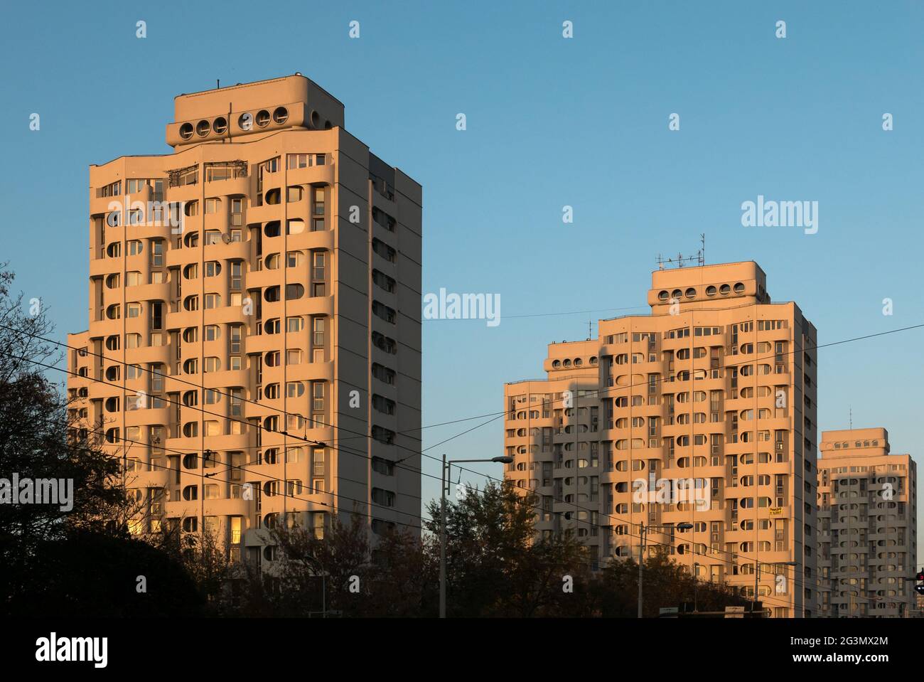 '21.10.2018, Wroclaw, Basse-Silésie, Pologne - le village bien connu et rénové de Plac Grunwaldzki de l'époque socialiste. La Plac Grunwaldzki esta Banque D'Images