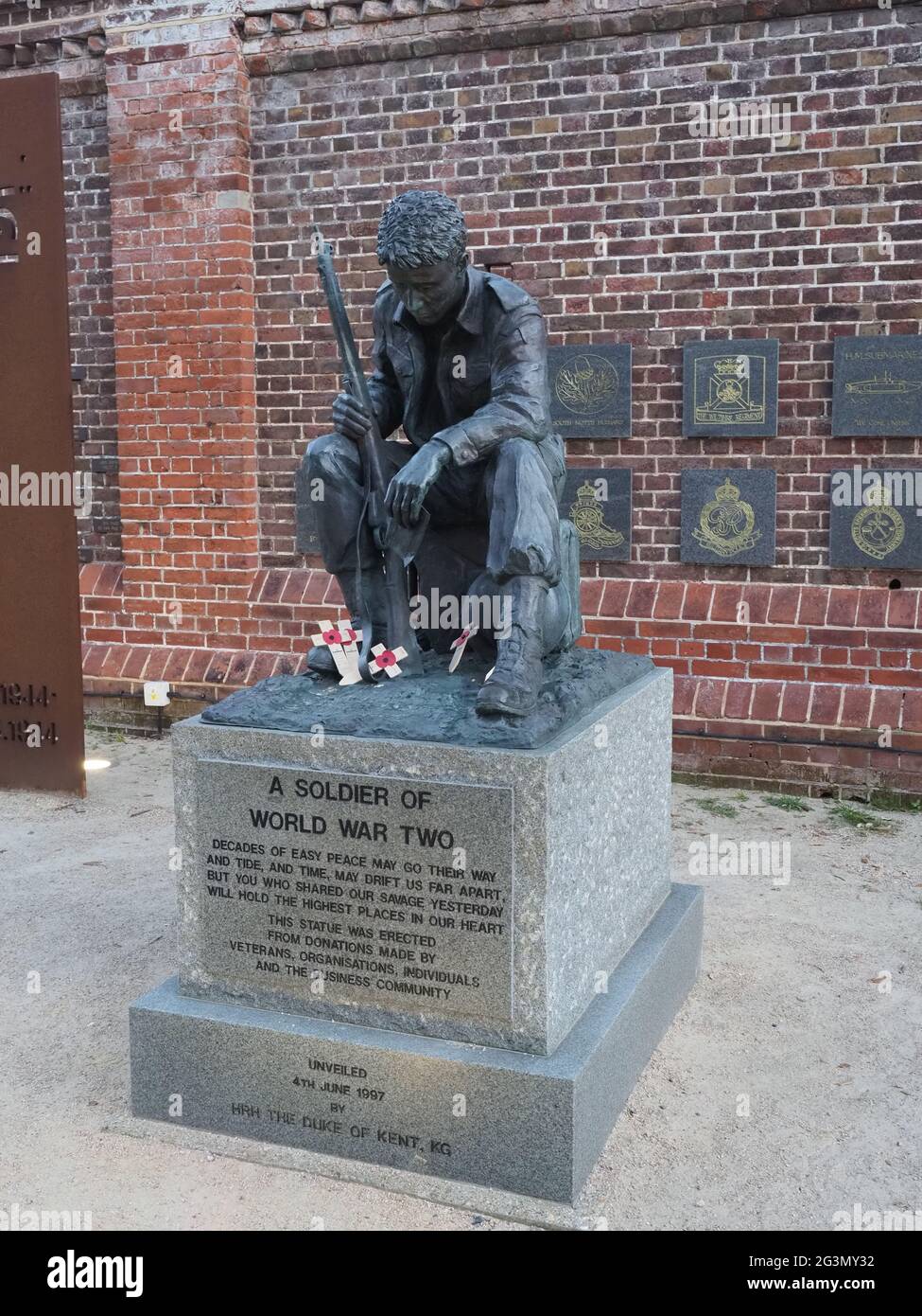 Figurine en bronze d'un soldat de la deuxième Guerre mondiale au D Day Museum à Southsea près de Portsmouth, en Angleterre Banque D'Images