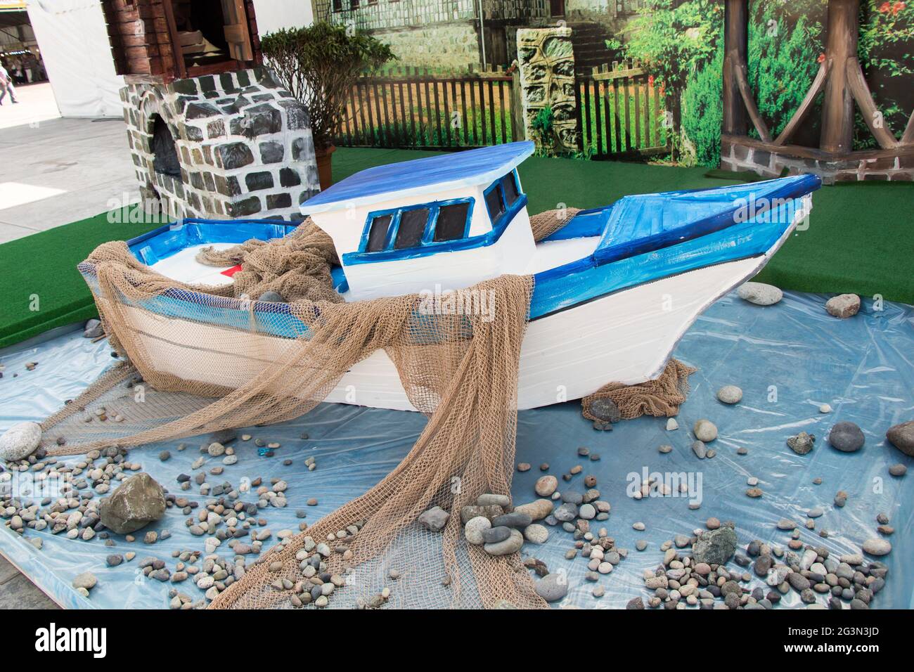 Mini-bateau petit modèle coloré Banque D'Images