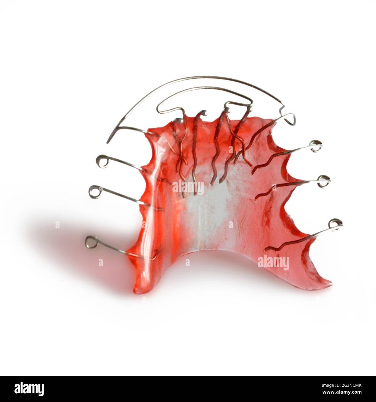 Dispositif de retenue des dents orthodontiques isolé sur fond blanc Banque D'Images