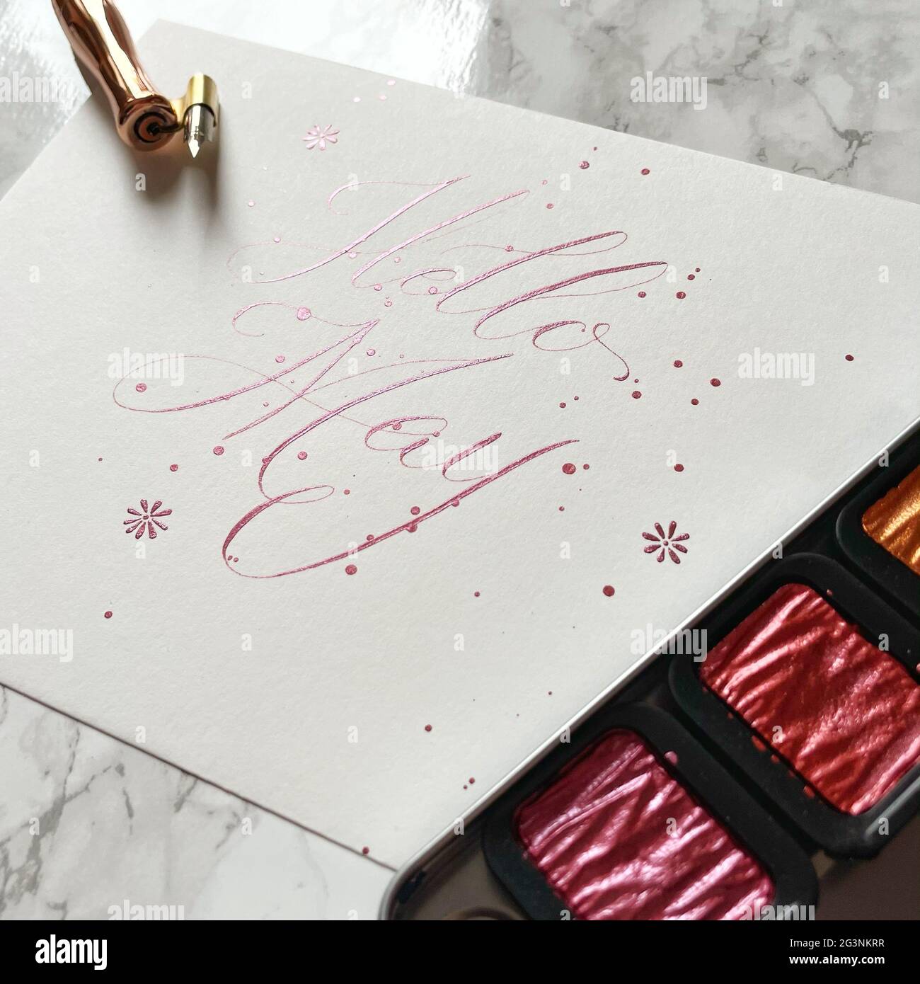 Bonjour Mai - calligraphie florissantes de copperplate avec stylo pointu Banque D'Images