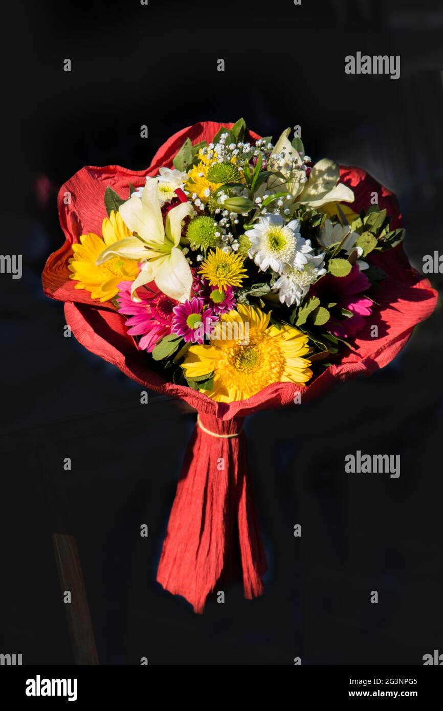 Beau bouquet de fleurs de différents types Banque D'Images