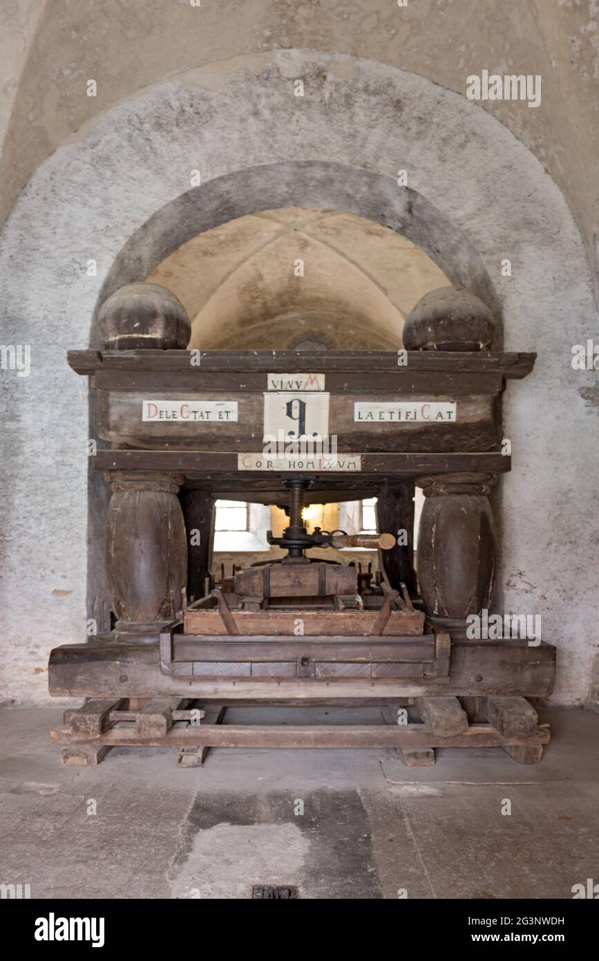 Ancienne presse à raisins dans le monastère d'eberbach près d'eltville allemagne Banque D'Images