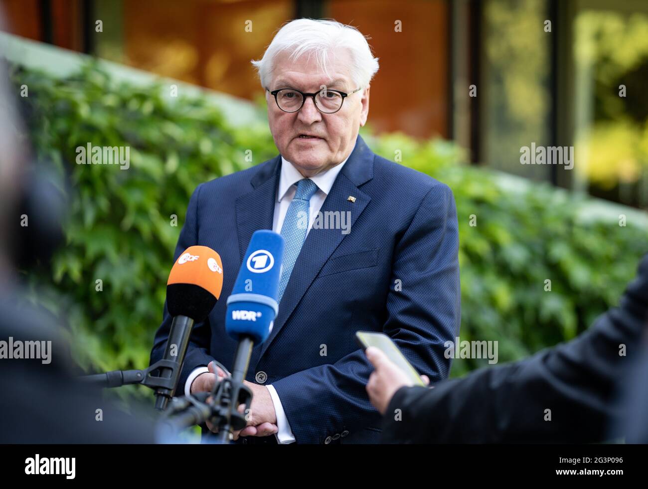 Warschau Pologne 17 Juin 21 Le President Federal Frank Walter Steinmeier S Adresse Aux Representants Des Medias A La Residence De L Ambassadeur Allemand En Pologne Le President Steinmeier Se Trouve A Varsovie En Pologne