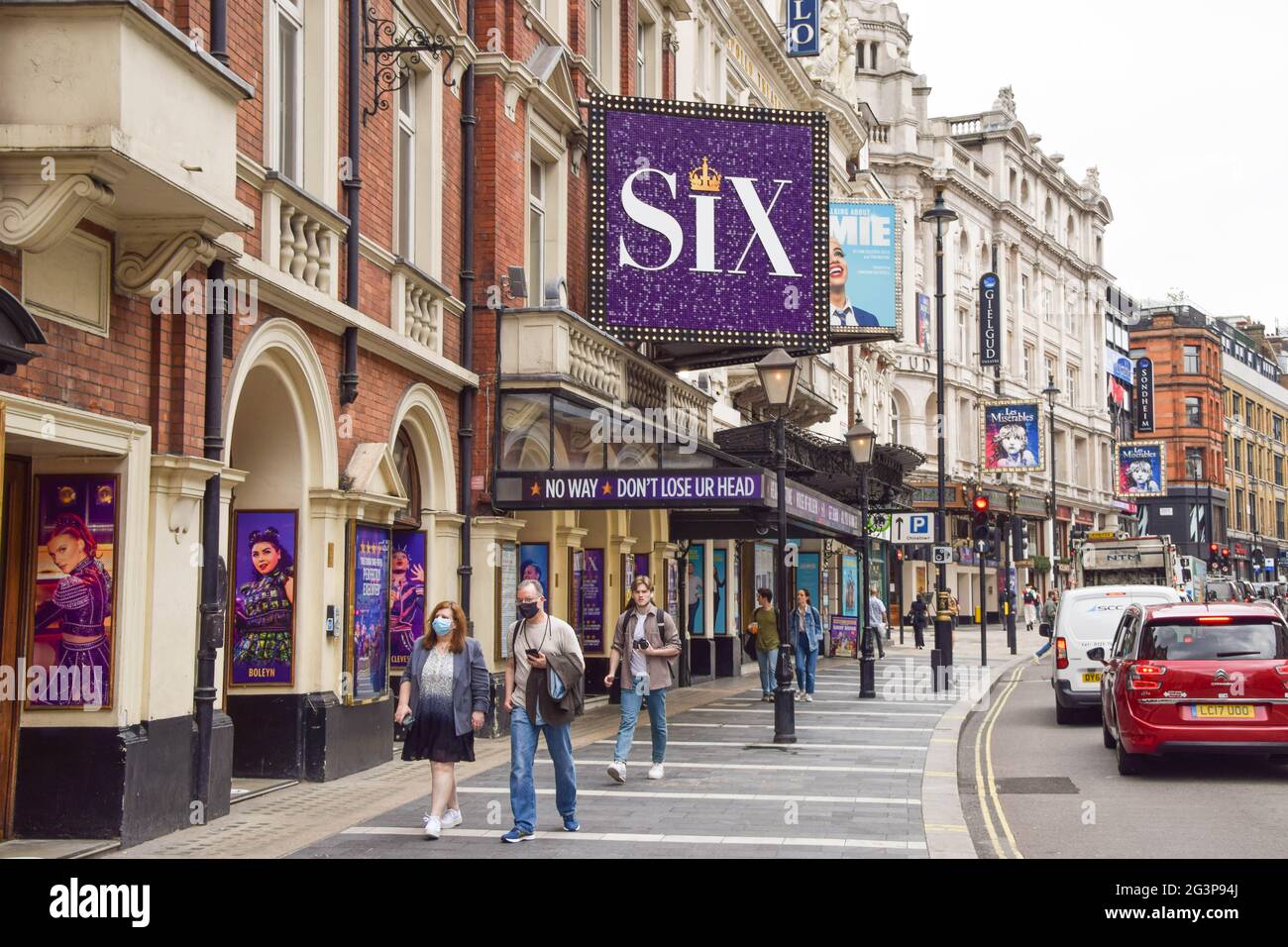 Théâtres sur Shaftesbury Avenue dans West End, vue de jour. Londres, Royaume-Uni 6 juin 2021. Banque D'Images