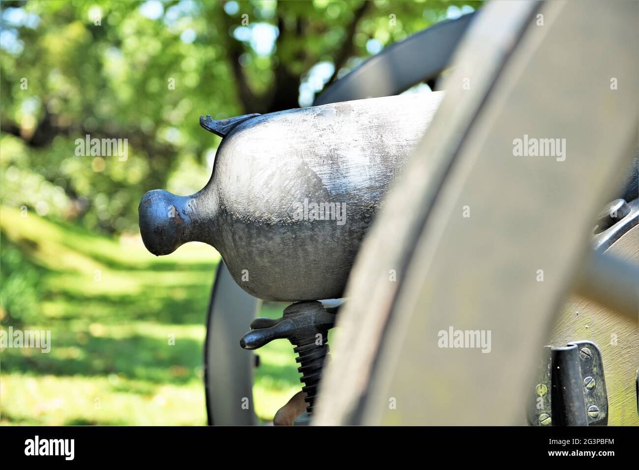 Cannon à l'ancien palais de justice du comté de Warren, Vicksburg, Mississippi. Banque D'Images