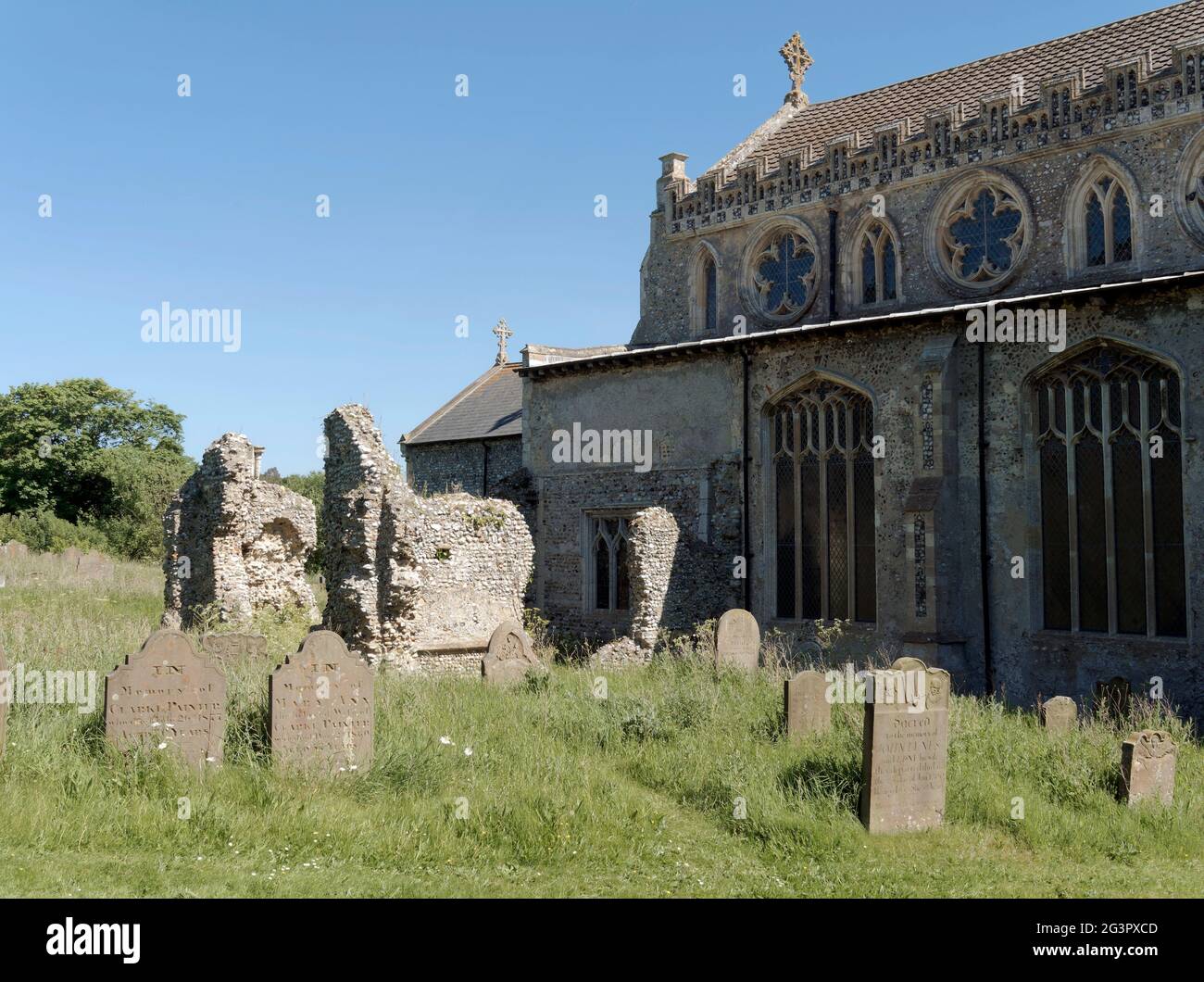St Margaret's in CLEY est l'une des plus belles églises de Norfolk. Datant du XIVe siècle, les transepts ont été ruind depuis la fin des années 1500 Banque D'Images