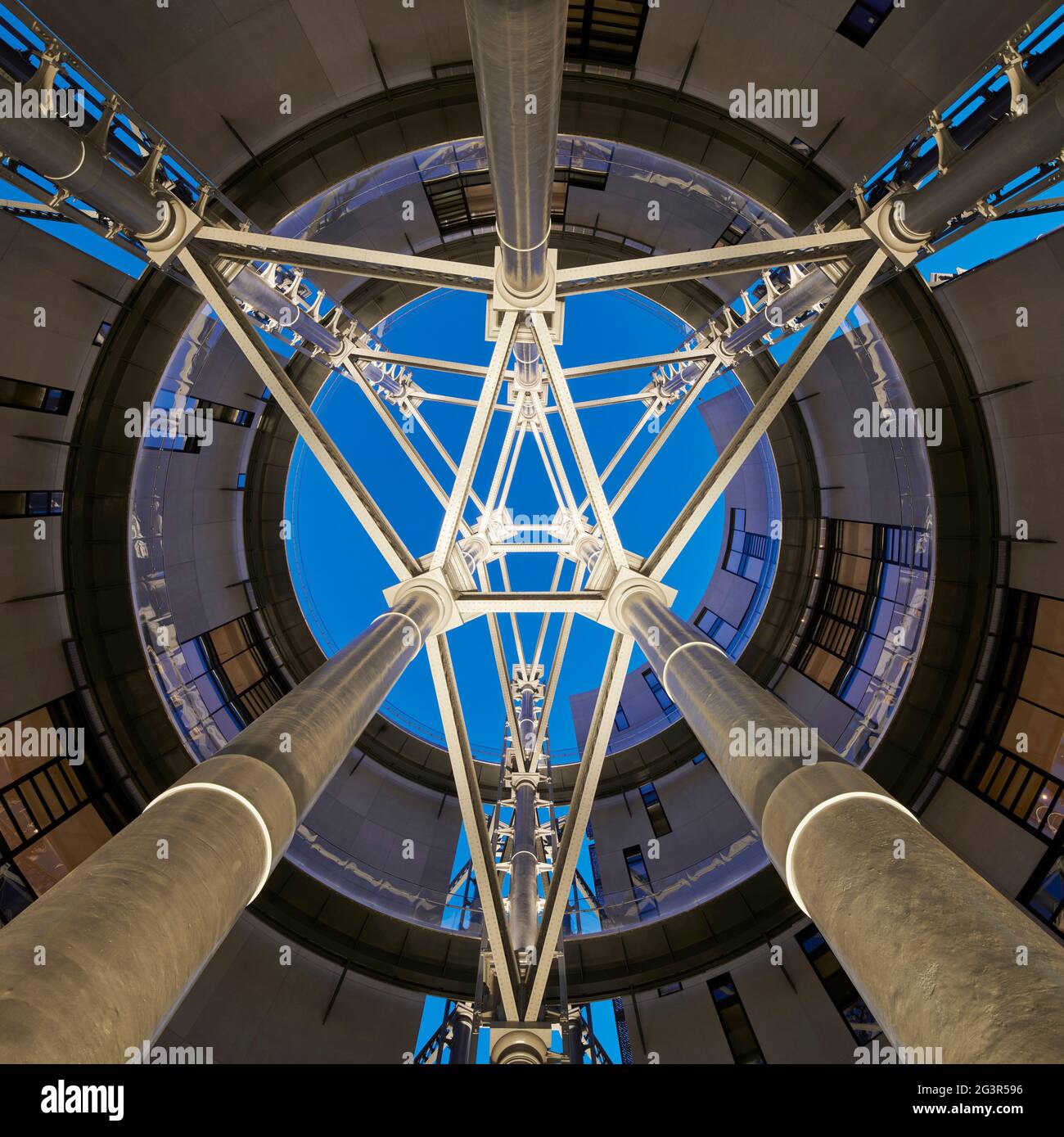 Tambour central - vue vers le haut. Gasdétenteurs London, Londres, Royaume-Uni. Architecte : Wilkinson Eyre Architects, 2021. Banque D'Images