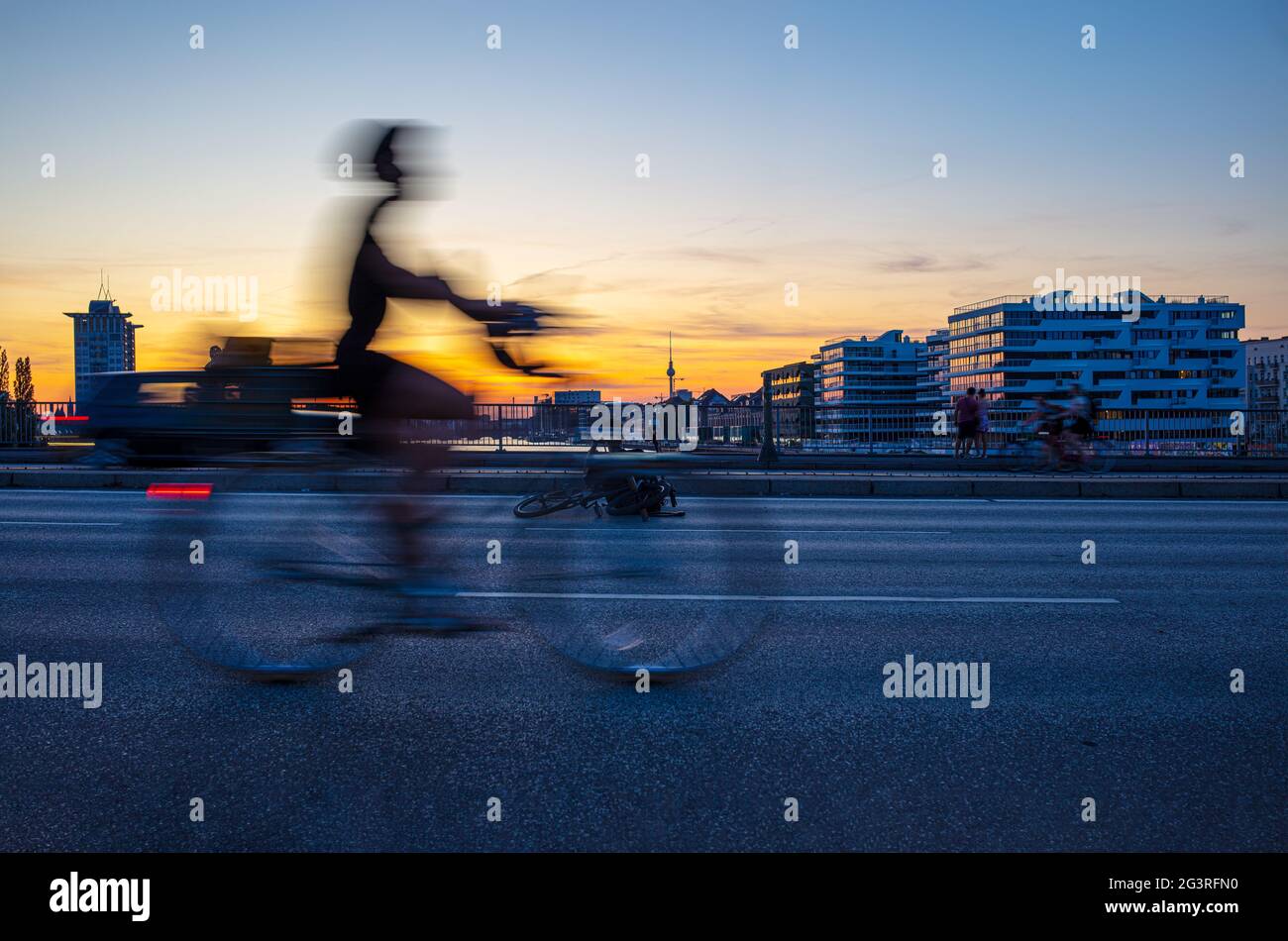 Berlin en été, location de vélos, Friedrichshain / Treptow, Sundown Banque D'Images