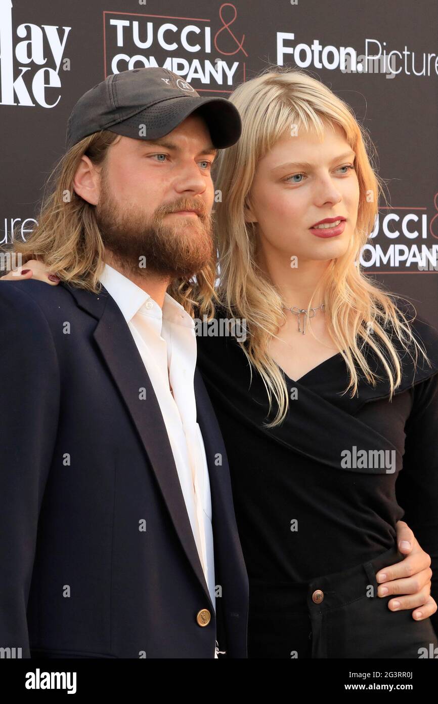 16 juin 2021, Beverly Hills, CA, Etats-Unis: LOS ANGELES - MAR 24: Jake wey, Vera Bulder au gâteau d'anniversaire LA première au Théâtre des Beaux-Arts le 24 mars 2021 à Beverly Hills, CA (Credit image: © Kay Blake/ZUMA Wire) Banque D'Images