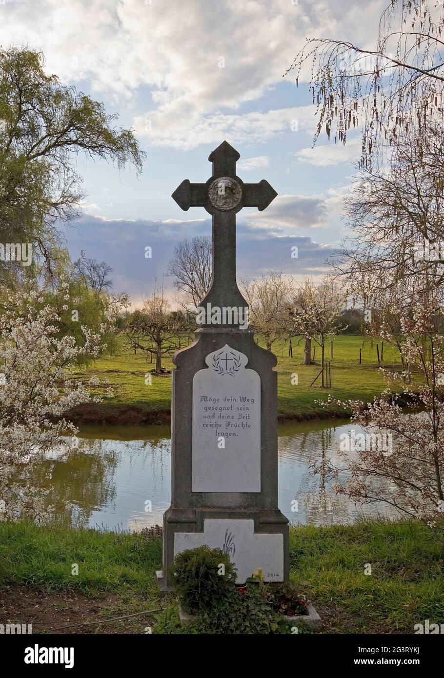 calvaire au château d'eau de Redinhoven au printemps, Allemagne, Rhénanie-du-Nord-Westphalie, Erftstadt Banque D'Images