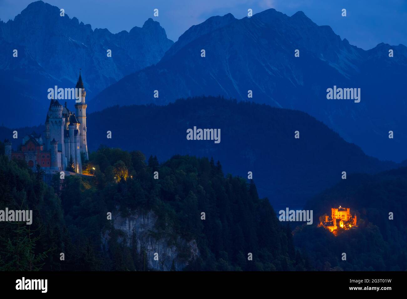 Deux châteaux allemands la nuit Banque D'Images