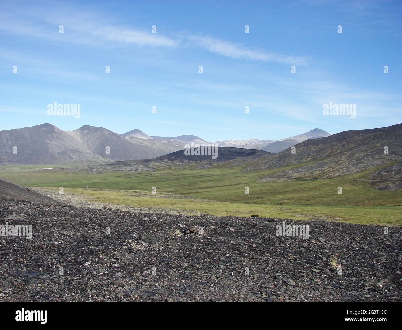 Paysage arctique sévère avec montagnes Banque D'Images