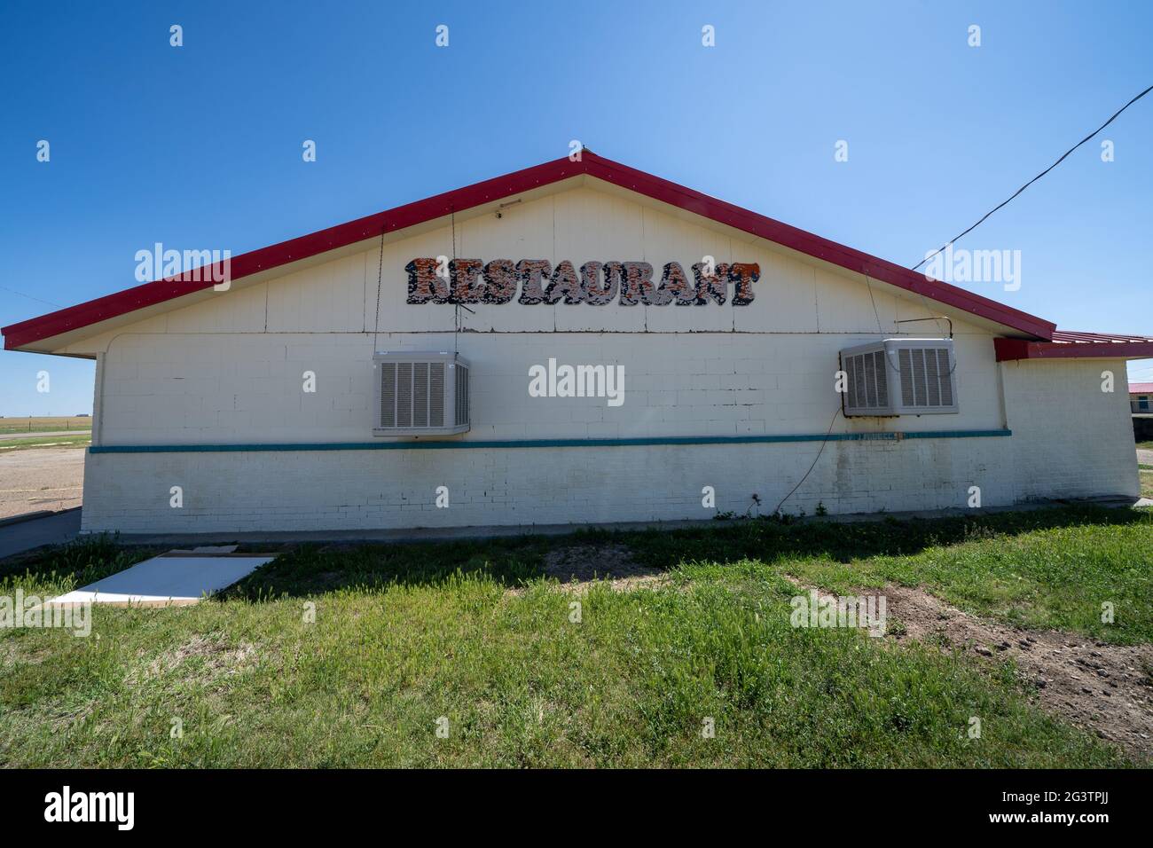 Conway, Texas - 6 mai 2021 : l'hôtel abandonné Conway Inn, un motel avec un restaurant le long de la route 66, est maintenant fermé Banque D'Images