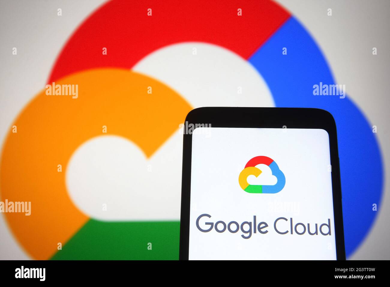 Ukraine. 17 juin 2021. Dans cette illustration, le logo de la plate-forme Google Cloud (GCP) apparaît sur l'écran d'un smartphone. (Photo de Pavlo Gonchar/SOPA Images/Sipa USA) crédit: SIPA USA/Alay Live News Banque D'Images