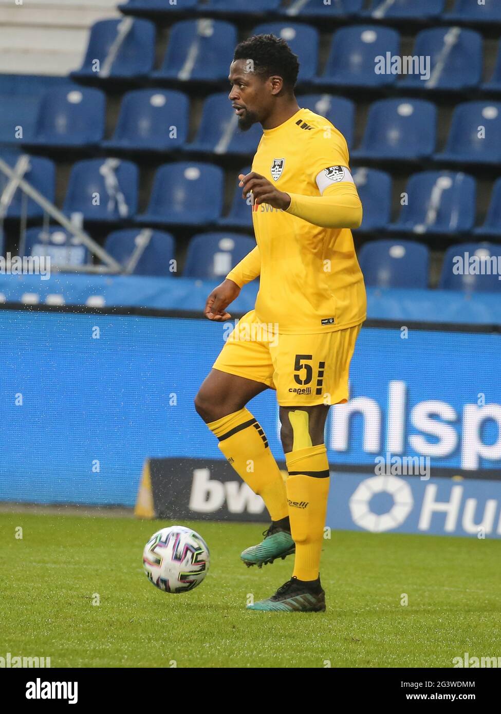 Footballeur congolais Assani Lukimya KFC Uerdingen 05 DFB 3e saison de ligue 2020-21 Banque D'Images