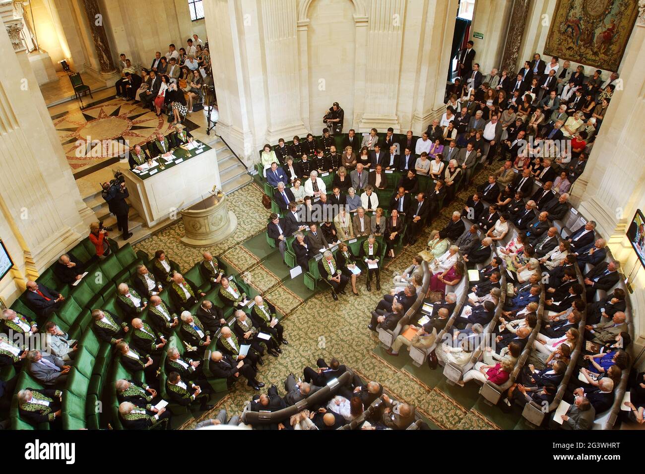 FRANCE. PARIS (75) 6E AR. INSTITUT DE FRANCE. LE SIÈGE DES ACADÉMICIENS. LA CÉRÉMONIE DE REMISE DES PRIX Banque D'Images