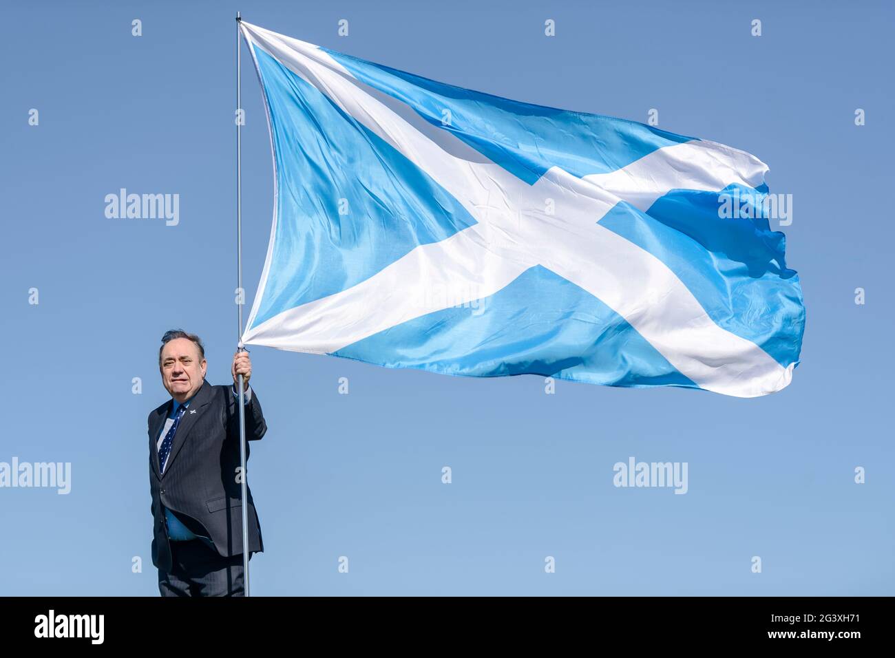 L'ancien MSP Alex Salmond lance la campagne ALBA Lothian avec les candidats ALBA Lothian : Kenny MacAskill, Alex Arthur et Irshad Ahmed sur la colline de Calton à Édimbourg. Crédit: Euan Cherry Banque D'Images