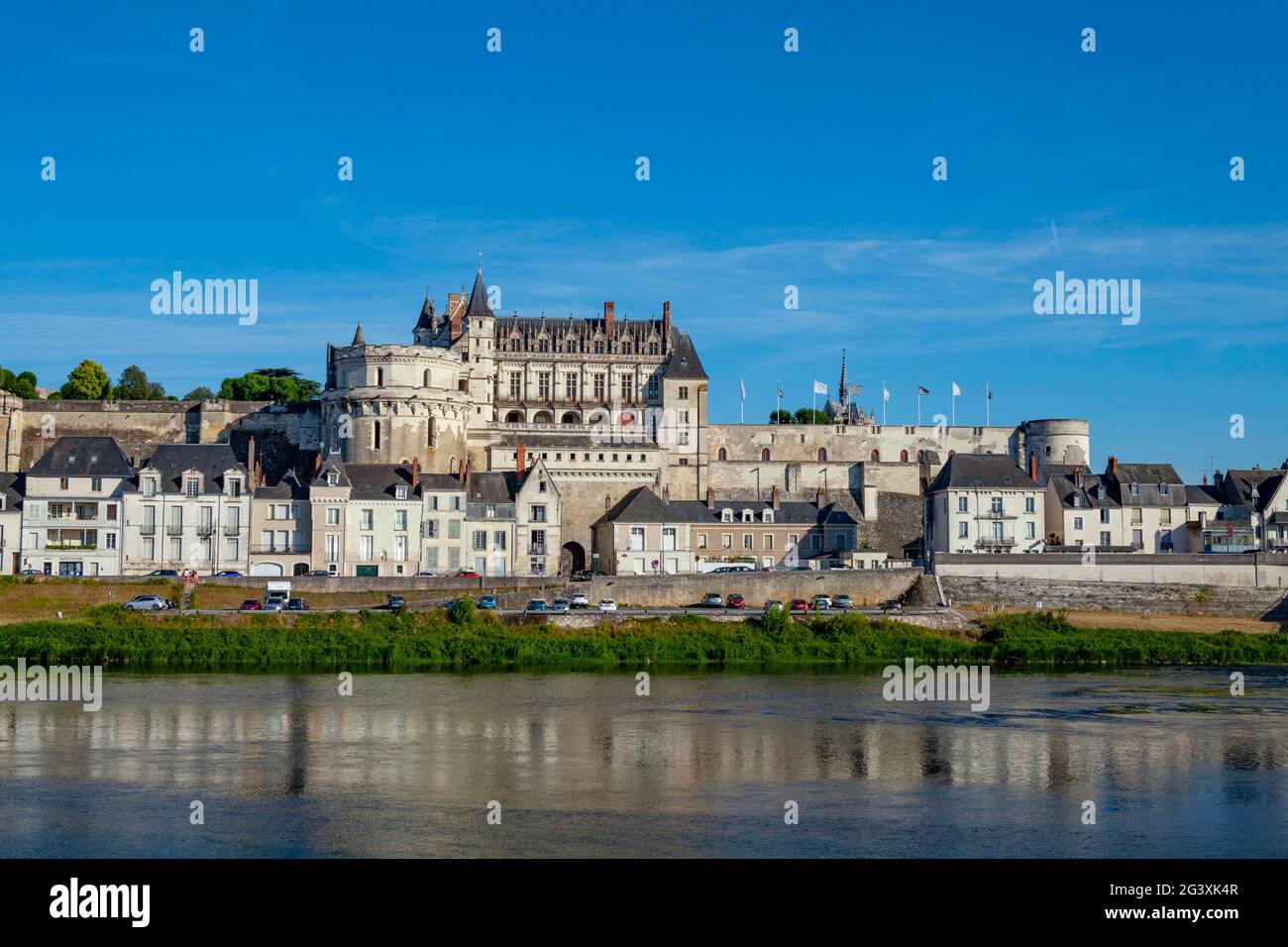 Amboise (centre de la France) : le château « Château d’Amboise » et la ville sur les rives de la Loire. La vallée de la Loire est inscrite au titre de Worl de l'UNESCO Banque D'Images