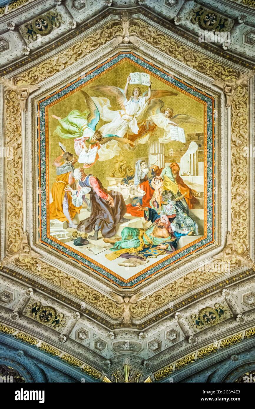 Peinture de plafond de Saint Thomas d'Aquin avec des anges au Vatican. Banque D'Images