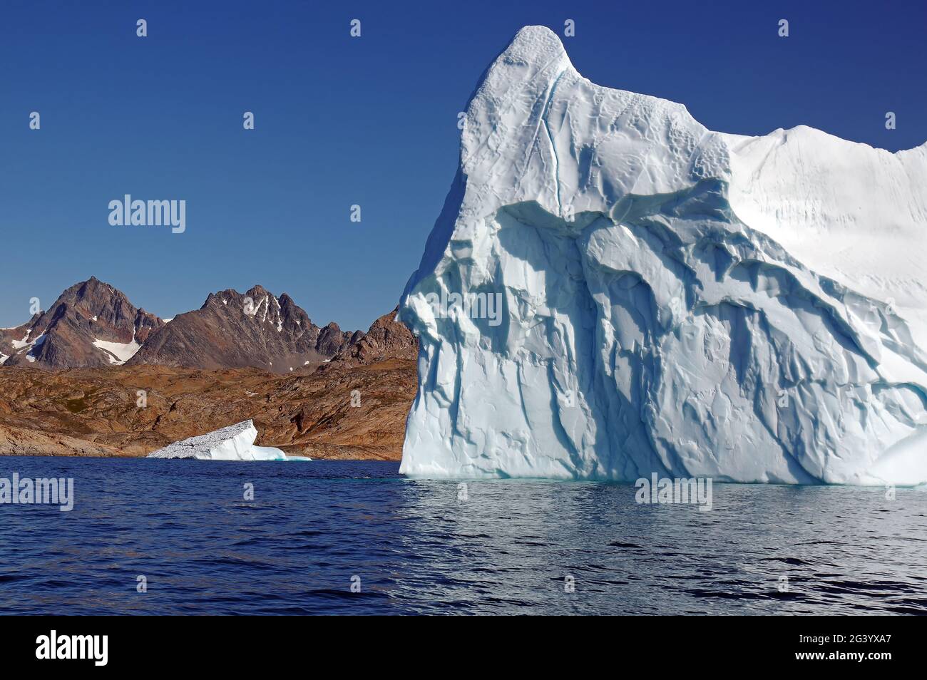 Iceberg géant dans l'est du Groenland Banque D'Images