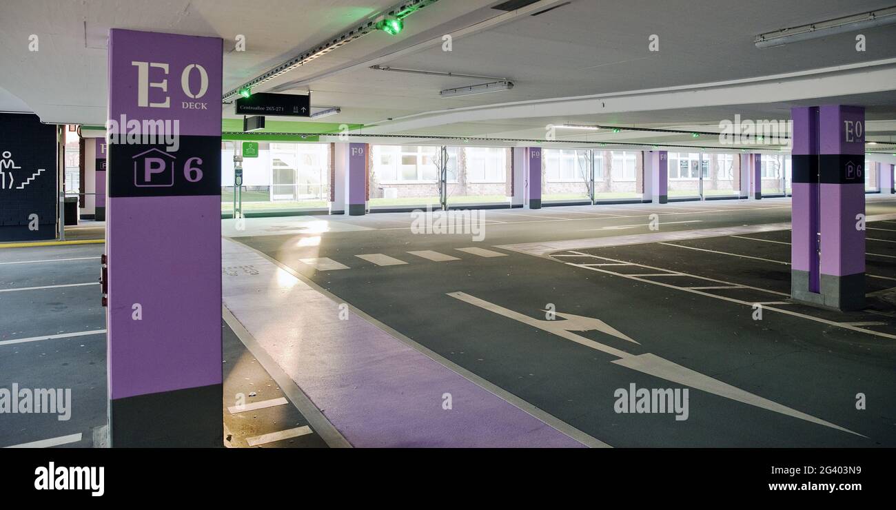 Garage vide au centre commercial Centro pendant le Lockdown 2021, Oberhausen, Allemagne, Europe Banque D'Images