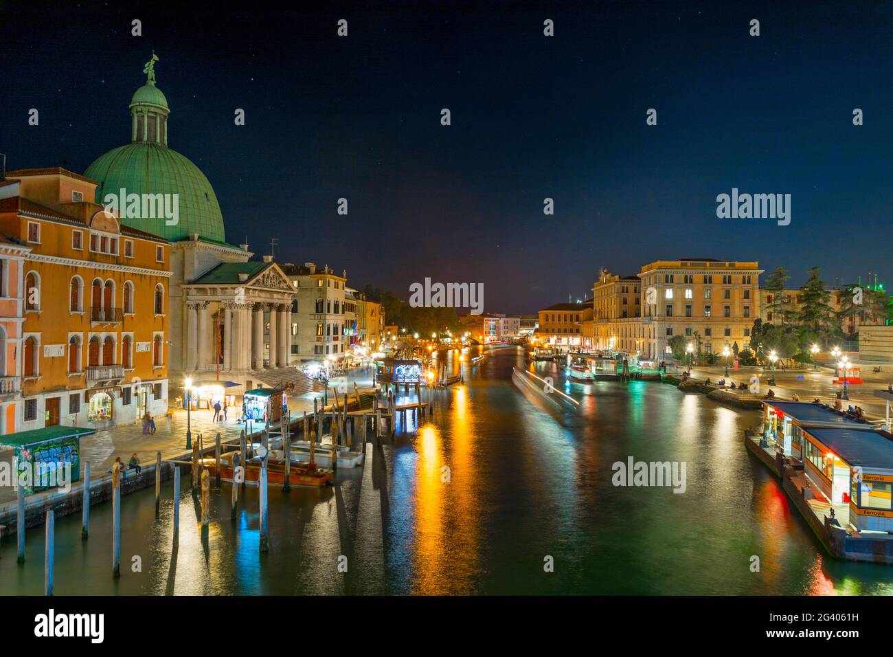 Vue nocturne sur le Grand Canal Banque D'Images
