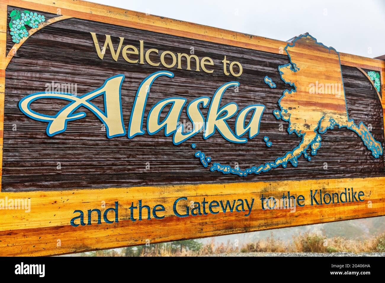 Panneau Alaska bienvenue billboad sur la route du Klondike Sud près de Skagway. Banque D'Images