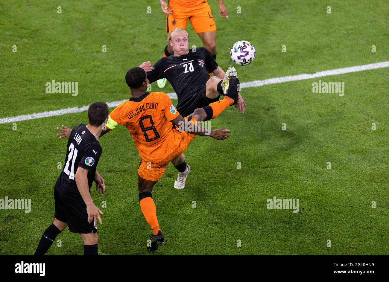 Xaver Schlager (Österreich), Georgino Wijnaldum (Niederlande) Niederlande - Österreich Amsterdam, 17.06.2021, Fussball, saison 2020/21 Foto: Moritz Banque D'Images