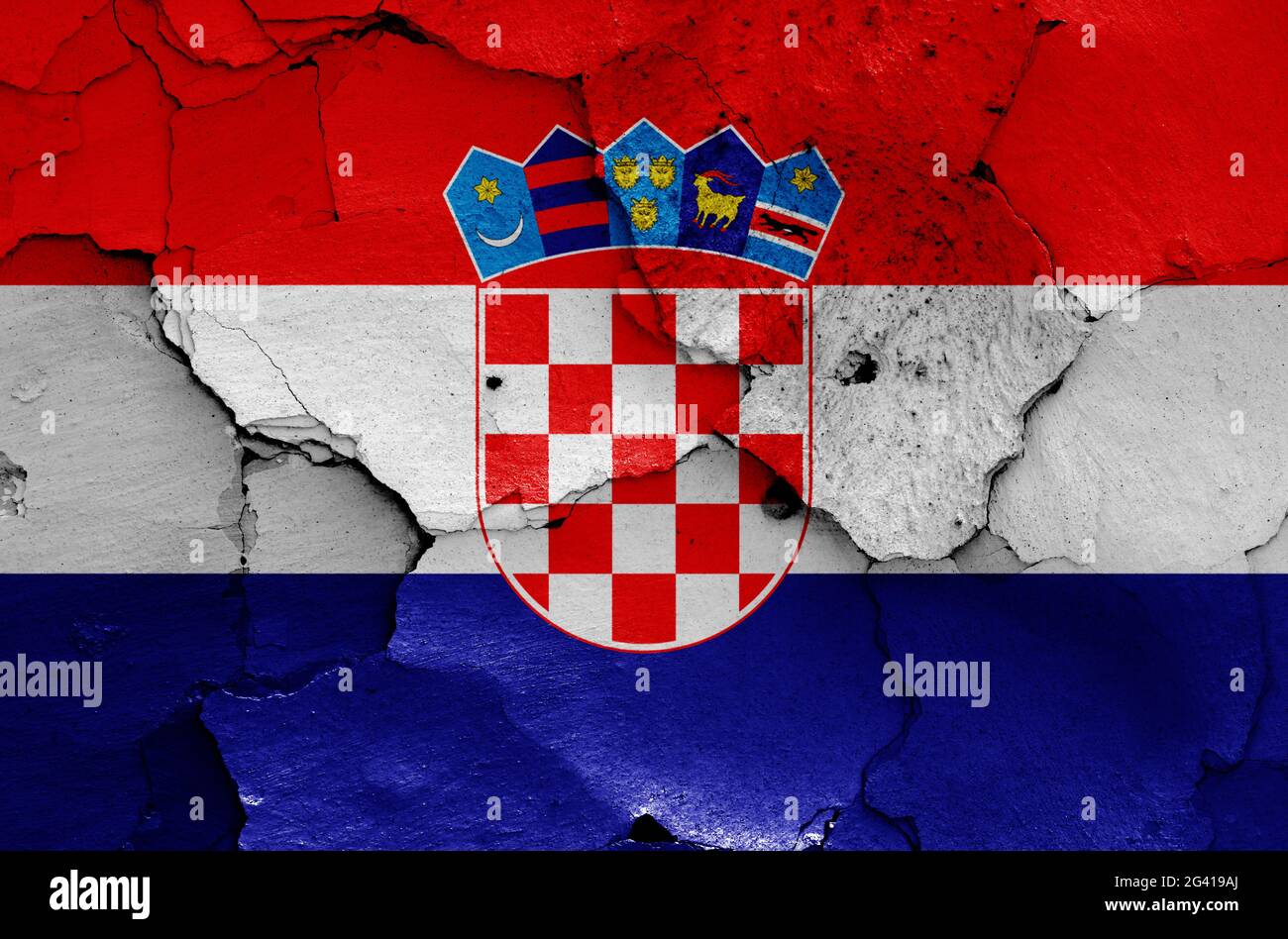 Drapeau de Croatie peint sur un mur fissuré Banque D'Images