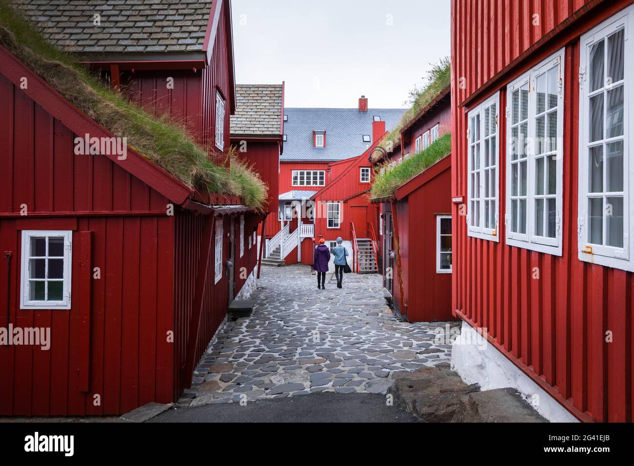 Bâtiments rouges dans le quartier gouvernemental de Tinganes dans la capitale Torshavn, îles Féroé Banque D'Images