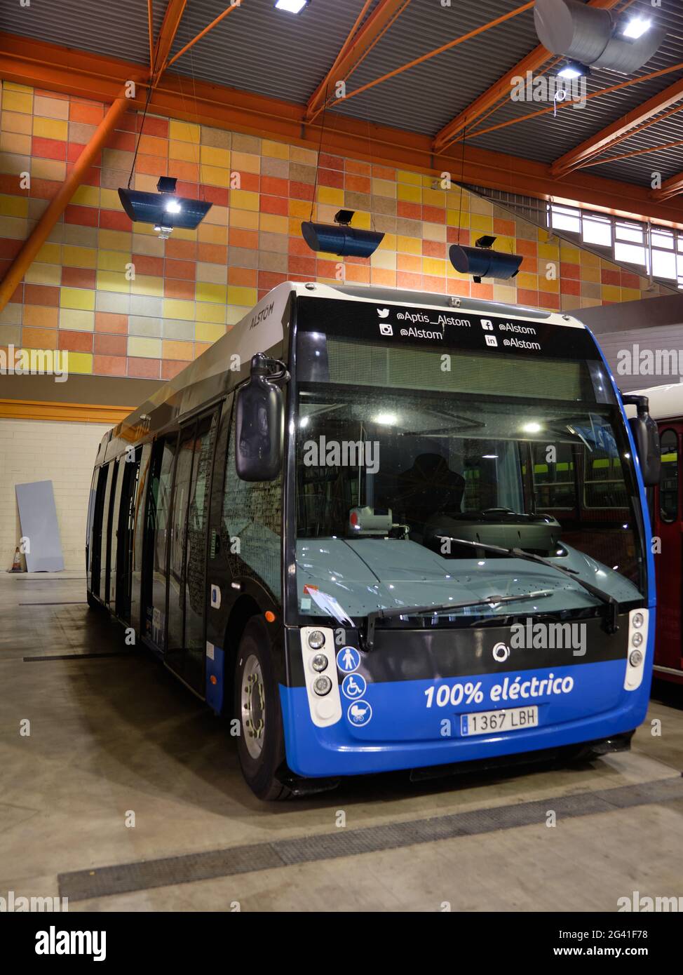 Bus électrique Alstom Aptis. Retro Malaga 2021, Andalousie, Espagne. Banque D'Images