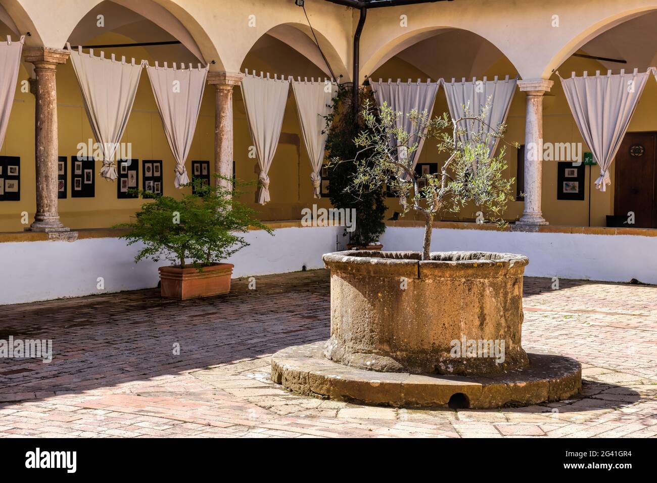 PIENZA, TOSCANE/ITALIE - 18 MAI : ancien couvent maintenant un hôtel à Pienza le 18 mai 2013 Banque D'Images
