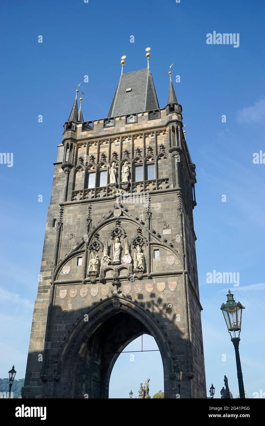 Tour d'entrée du pont Charles à Prague Banque D'Images