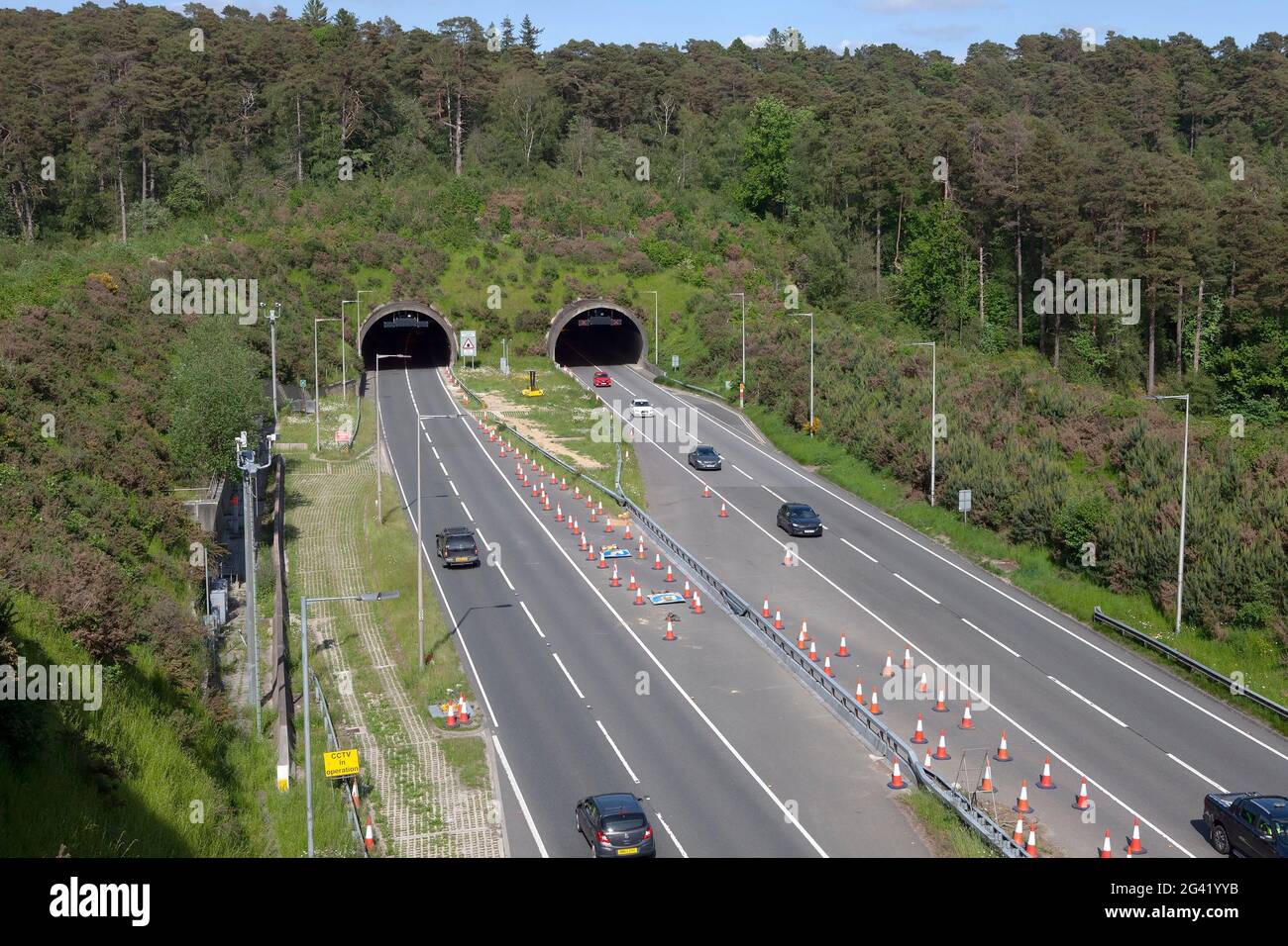 Portail sud, tunnel A3 Hindhead à Surrey, 8 juin 2021. Banque D'Images