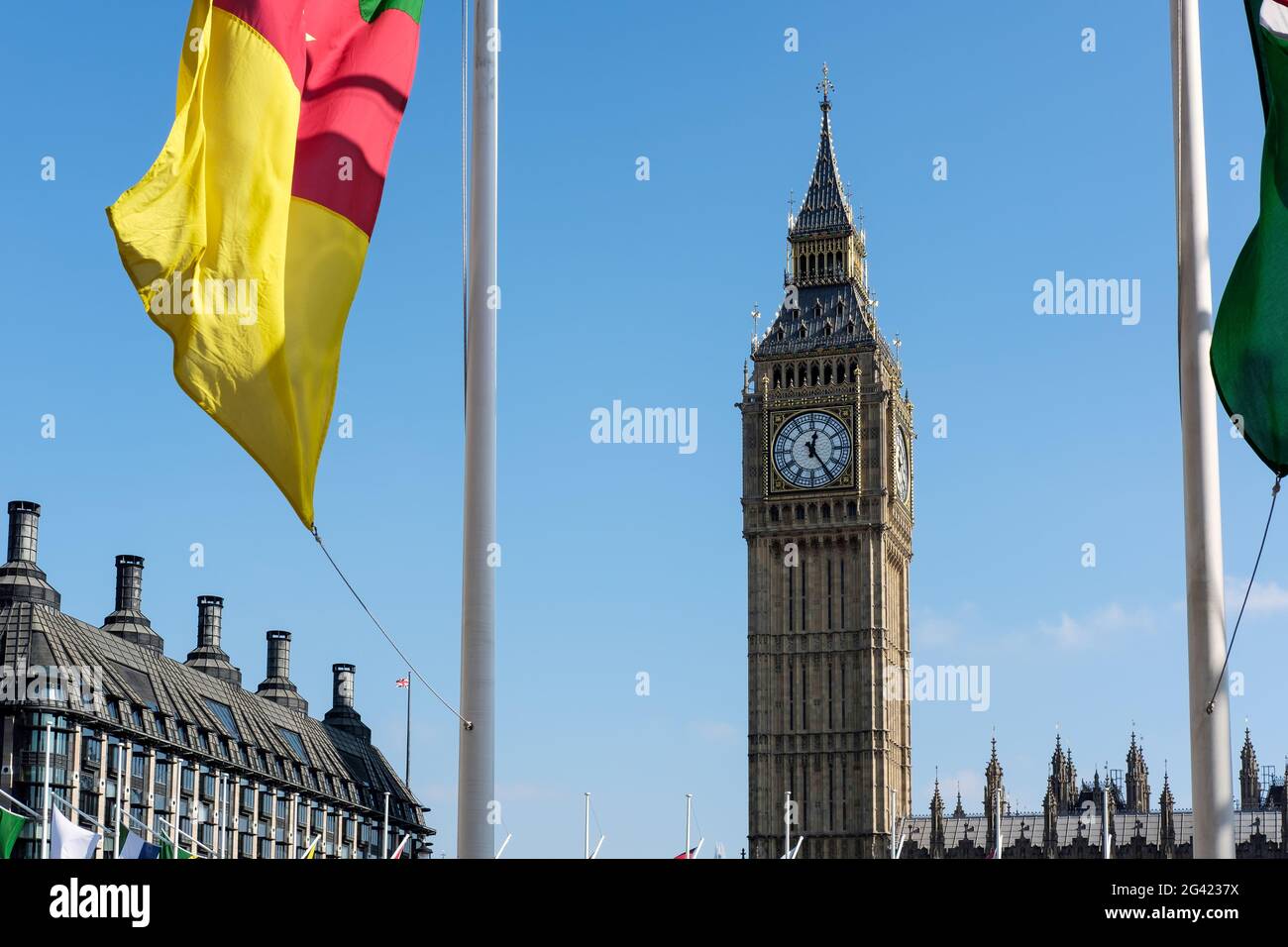 Vue de Big Ben à la place du Parlement Banque D'Images